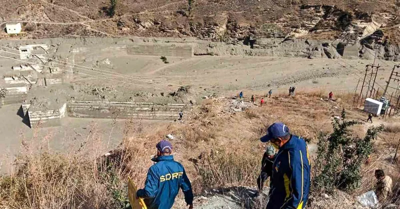 ग्लेशियर टूटने से आई तबाही के बाद बचाव कार्य युद्ध स्तर पर जारी