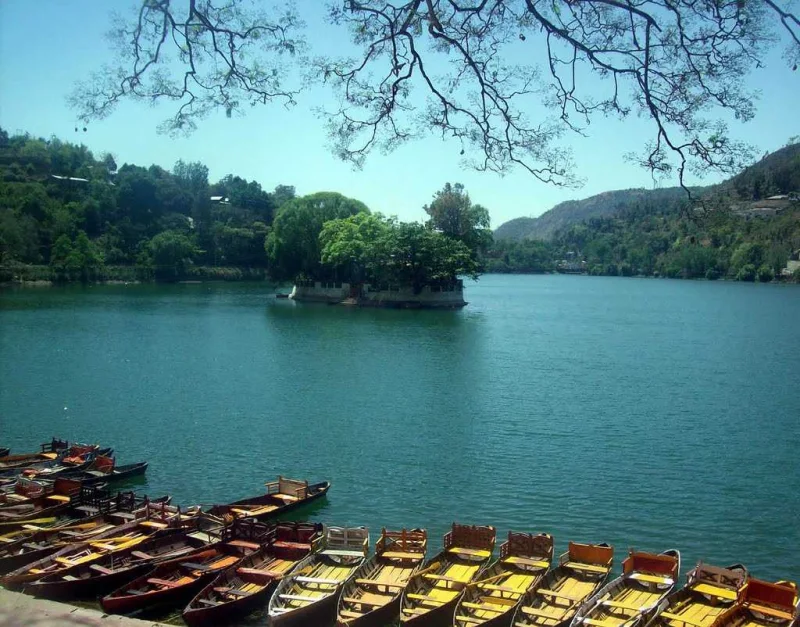 नौ कोनों वाली झील ‘नौकुचियाताल’
