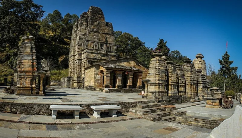 प्राचीन और देश का दूसरा सबसे बड़ा सूर्य मंदिर - "कटारमल सूर्य मंदिर"