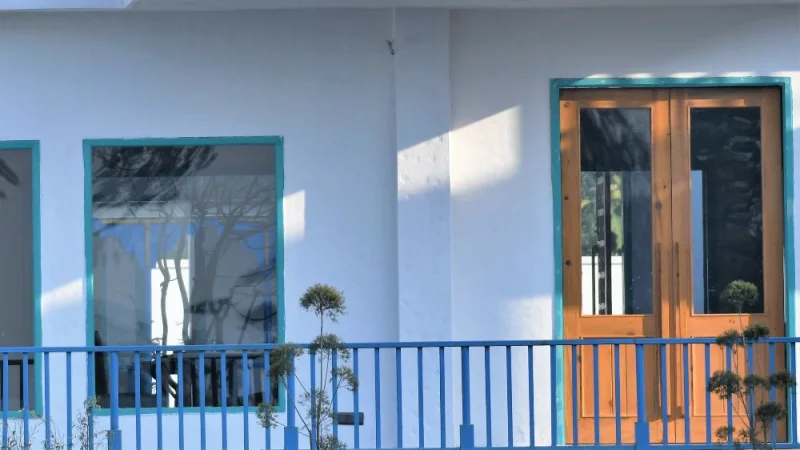 वो सरकारी आवास के आराम और अब ख़त्म न होते काम
