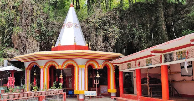 पिथोरागढ़ के भूमि रक्षक, क्षेत्रपालक प्रसिद्ध गुफा एवं मंदिर - लटेश्वर" देव