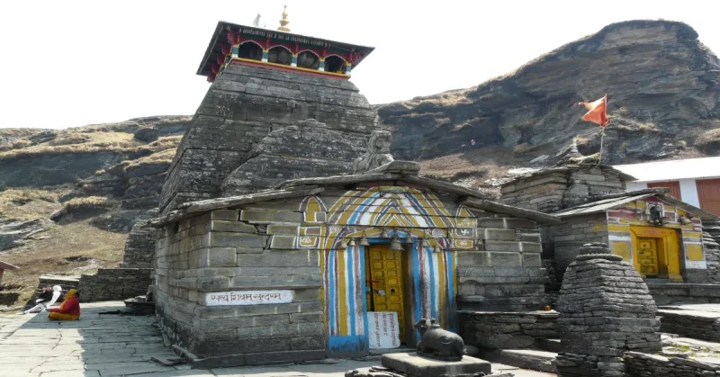 उत्तराखंड के चोपता में स्थित तुंगनाथ महादेव मंदिर