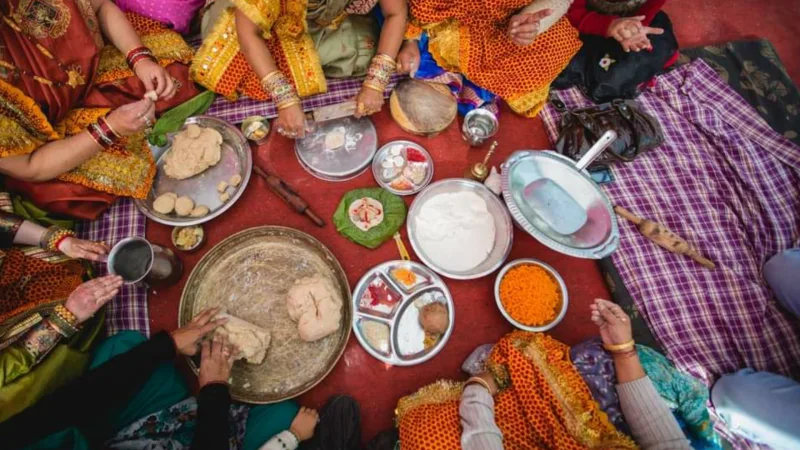 क्या होती है सुवाल पथाई की रस्म